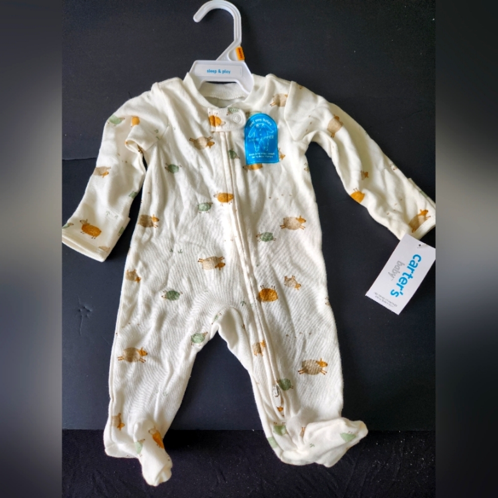 Carter's NWT Newborn Baby Bodysuit / Onesie Bundle